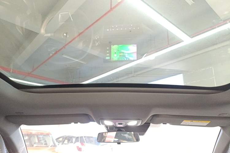 Used Changan UNI-V iDD 2024 Blue Whale Smart Electric iDD 136km Luxury Model
