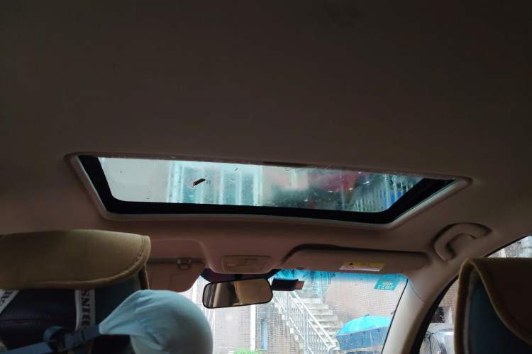 Used Baojun 560 2015 1.8L manual luxury version
