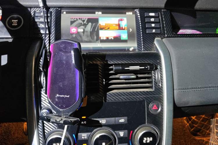 Used Land Rover Discovery Sport 2018 240 PS SE Version Audio And AC Panel