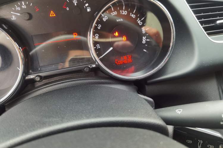 Used Peugeot 3008 2015 2.0L Automatic Classic Edition
