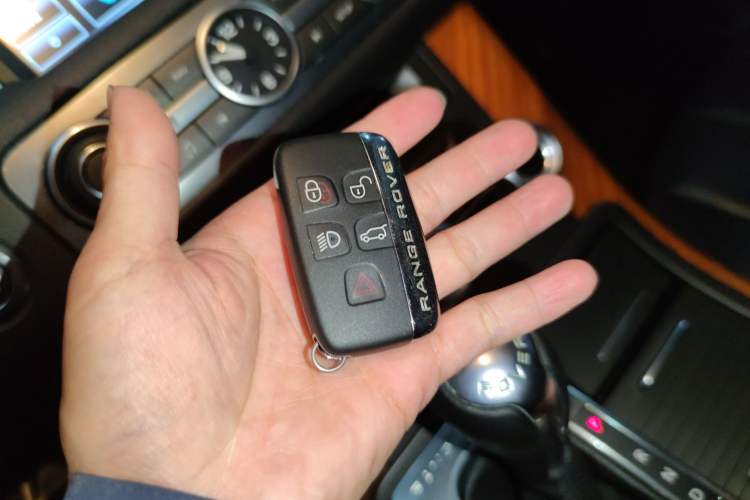 Used Land Rover Range Sport 2013 3.0 TDV6 Diesel Edition Vehicle Key