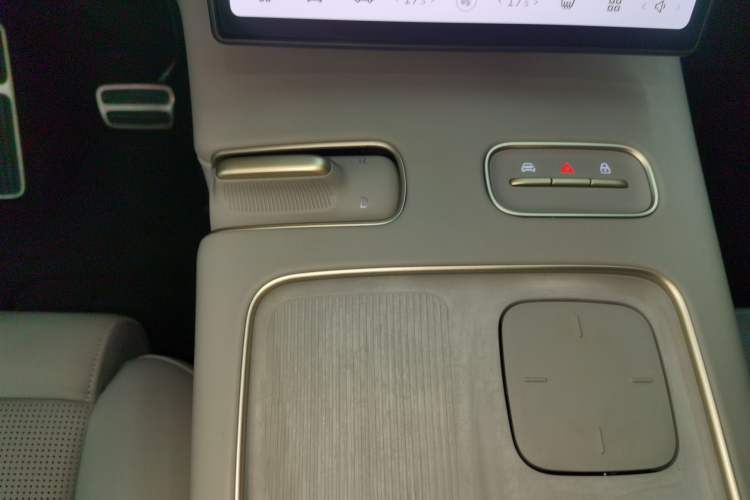 Used Nio ES8 2024 100kWh Signature Edition
