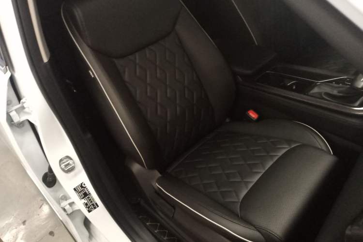 Used Wuling Jiachen 2022 1.5T CVT Deluxe Flagship Edition Right Front Seat