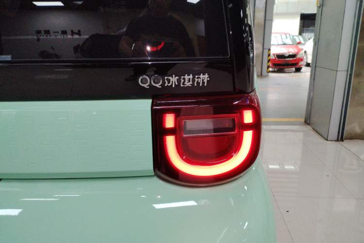 Used Chery QQ Ice Cream 2022 170km Sundae Phosphate Lithium-Ion
