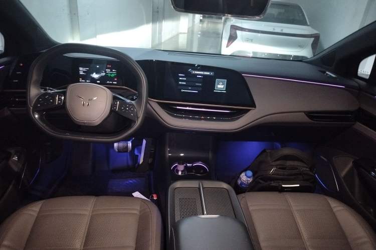 Used Hongqi EH7 2024 690 Pro Center Console