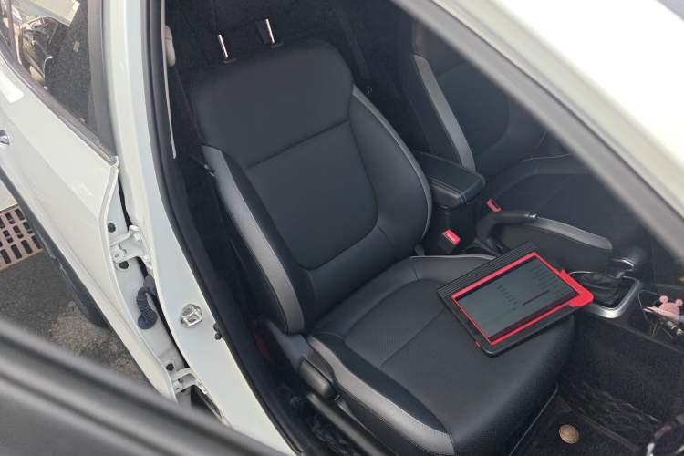 Used Kia kx1 Stonic 2021 1.4L CVT Fun Edition Right Front Seat