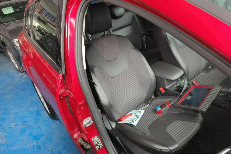 Used Ford Focus 2015 Hatchback 1.6L Automatic Fashion Edition Right Front Seat