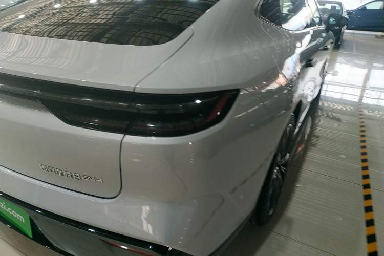 Used Geely Galaxy 8 2025 130km EM-i Flagship Edition
