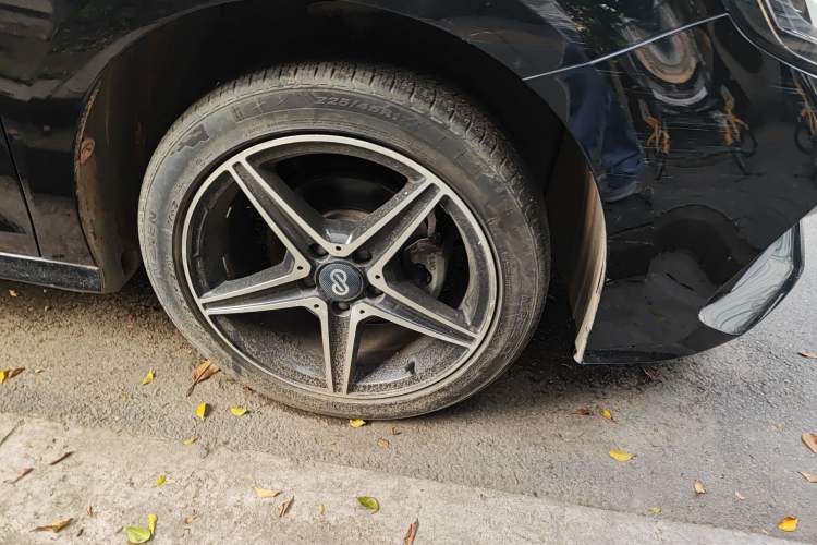 Used MG 5 2021 180 DVVT CVT Youthful Style Edition Right Front Wheel Hub