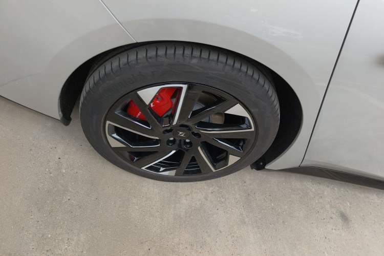 Used Dongfeng eπ eπ007 2024 620 Pro Version