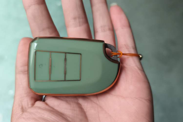 Used Toyota YARiS L Zhi Xuan 2022 X-Trail 1.5L CVT Luxury PLUS Edition Vehicle Key