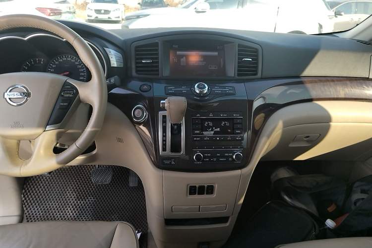 Used Nissan Quest 2015 3.5L SL
