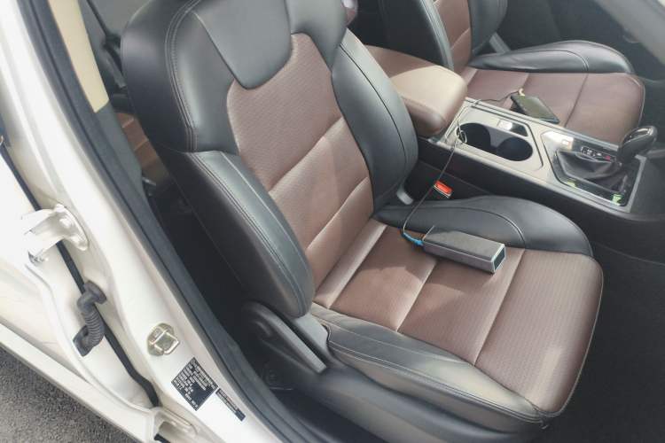 Used Dongfeng Fengon S560 2022 1.5T CVT Elite Version Right Front Seat