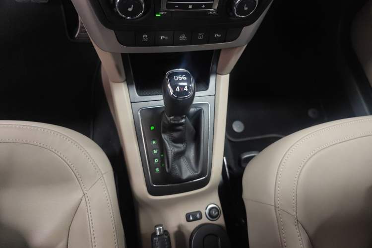 Used Skoda Yeti 2013 1.8T DSG Prestige Edition Gear Lever