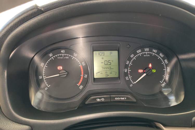 Used Skoda Fabia 2014 1.4L Automatic Crystal Edition