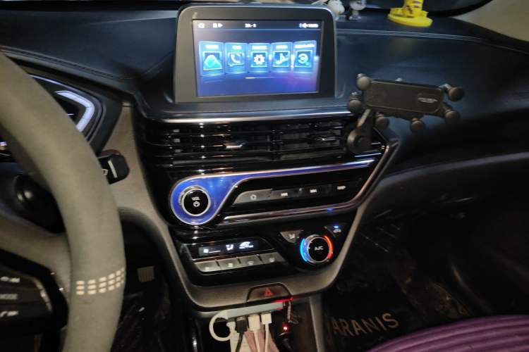 Used Changan Alsvin 2018 1.4L Manual Luxury Model China V Standard