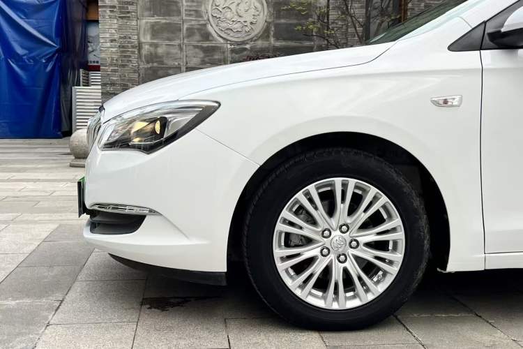 Used Buick GT 2017 15N Manual Elite Version Left Front Wheel Hub