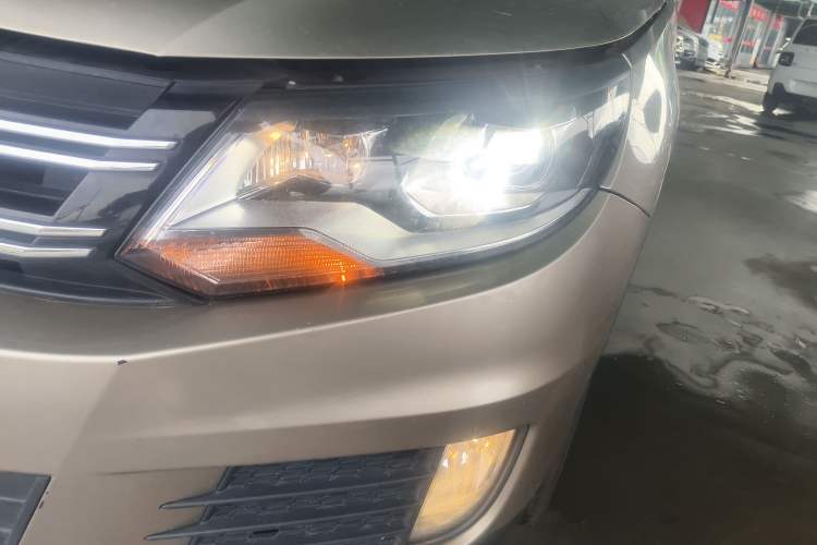 Used Volkswagen Tiguan 2016 300TSI Automatic Two-Wheel Drive Trend Edition Left Front Headlight