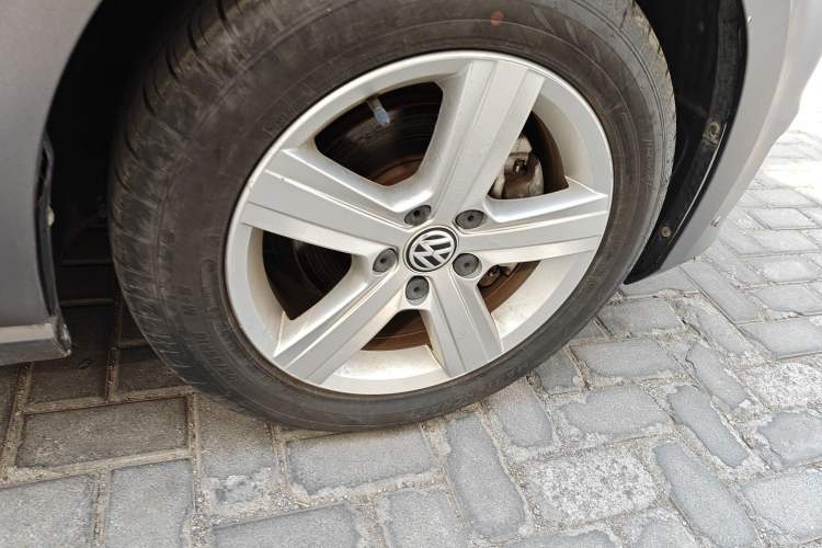 Used Volkswagen Golf 2017 1.6L Automatic Comfort Million-Vehicle Anniversary Edition
