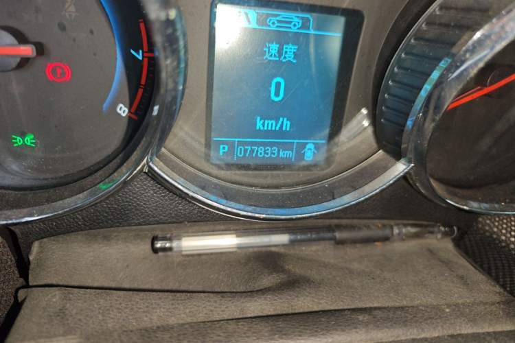 Used Chevrolet Cruze 2013 Hatchback 1.6T Automatic Flagship Model Odometer Close Up