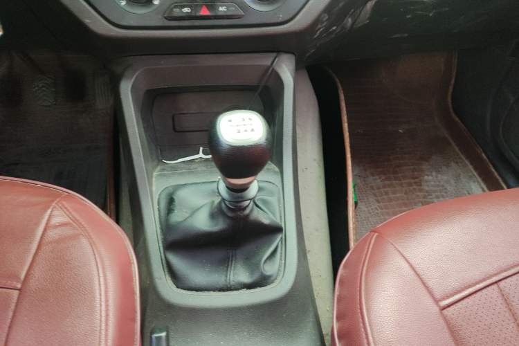 Used Wuling Hongguang 2019 1.5L S Standard Version China VI LAR
