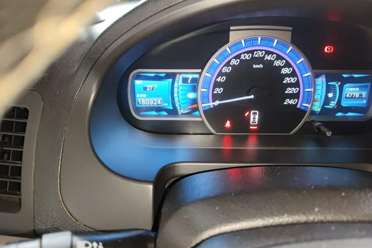 Used BYD S6 2014 2.0L Manual Luxury 5-Seater Odometer Close Up