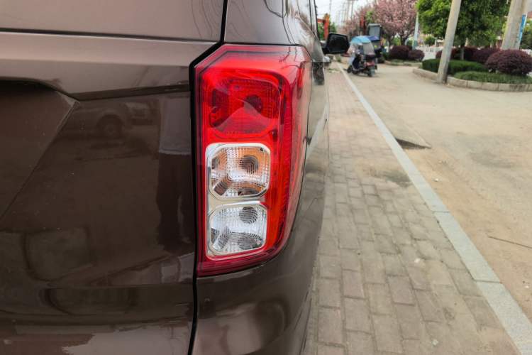 Used Wuling Hongguang 2018 1.5L S Standard Version L2B Right Rear Taillight