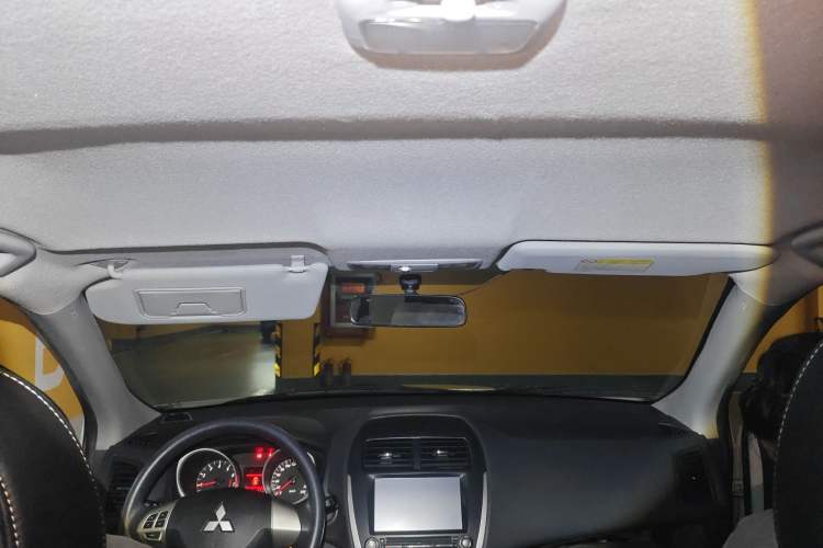 Used Mitsubishi ASX 2015 2.0L CVT Silk Road Commemorative Edition