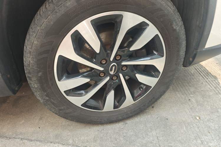 Used GAC Trumpchi GS4 2018 235T Automatic Two-Wheel Drive Elite Millionth Anniversary Edition Right Front Wheel Hub