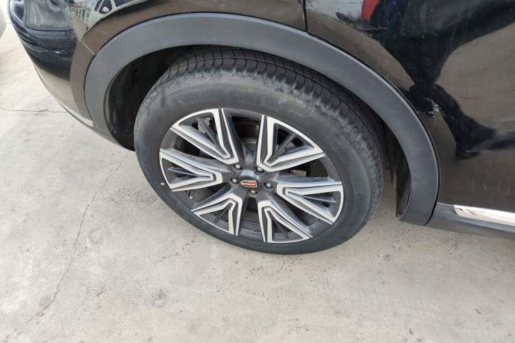Used Hongqi HS5 2022 Facelifted Version 2.0T Smart Connect Flagship All-Wheel-Drive Edition
