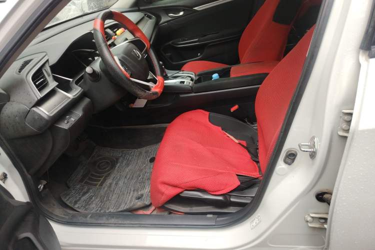 Used Honda Civic 2016 220TURBO CVT Luxury Edition Left Front Seat