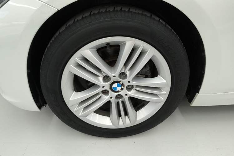 Used BMW 3 Series 2016 320Li Ambition Model
