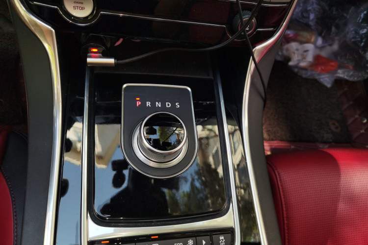 Used Jaguar XE 2015 2.0T 200 PS R-Sport
