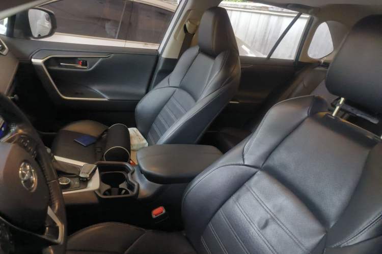 Used Toyota Wildlander 2020 Dual-Engine 2.5L E-CVT Two-Wheel Drive Prestige Edition
