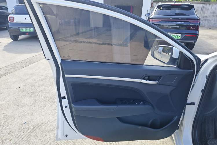 Used Hyundai Elantra (6th Generation / Lingdong) 2016 1.6L Manual ZhiXuan·Youth Edition
