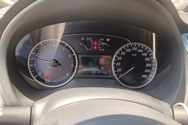 Used Nissan Sylphy 2019 1.6XV CVT Smart Connect Luxury Edition China V Standard Instrument Cluster