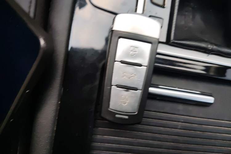 Used Sinotruk VGV U70 2020 1.5T Automatic Smart Enjoyment Elite Version 7 Seats