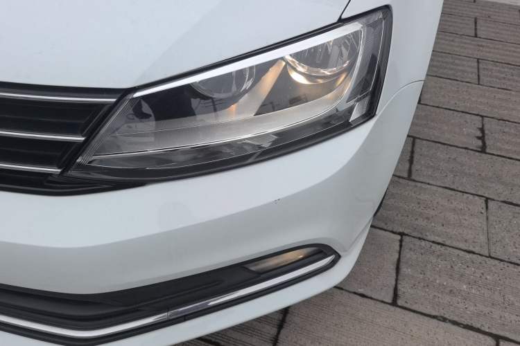 Used Volkswagen Sagitar 2017 230TSI Automatic Comfort Version
