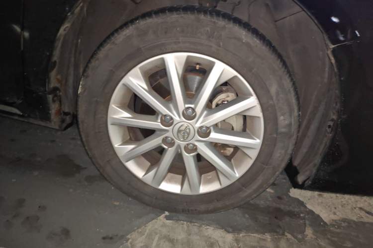 Used Toyota Camry 2013 2.5G Comfort Edition Right Front Wheel Hub