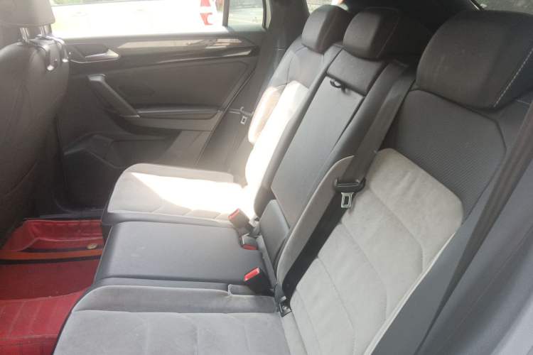 Used Volkswagen Tayron 2021 380TSI All-Wheel Drive R-Line Connected Version Left Rear Seat