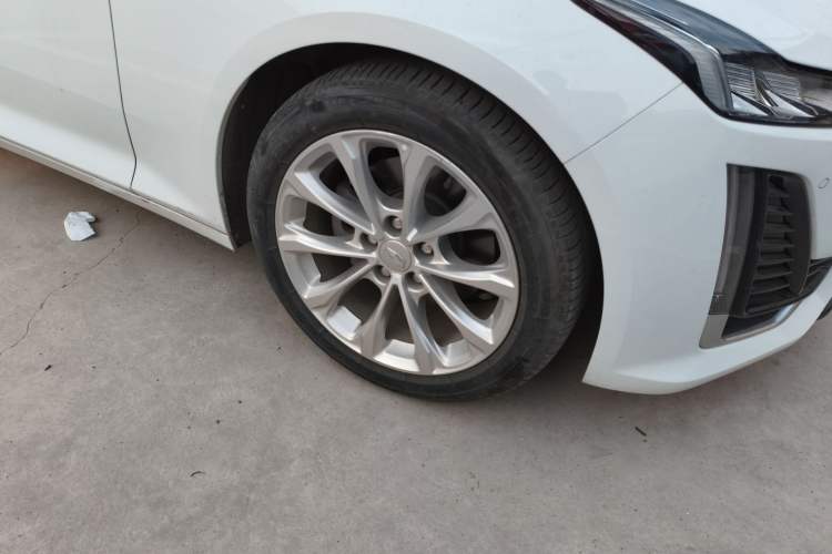 Used Cadillac CT5 2023 28T Luxury Edition (Standard Version) Right Front Wheel Hub