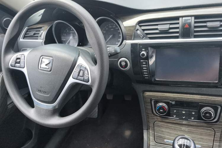 Used Zotye T600 2017 1.5T Manual Luxury New Year Edition Center Console