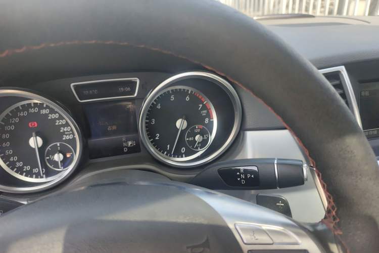 Used Mercedes-Benz M-Class 2014 ML 320 4MATIC
