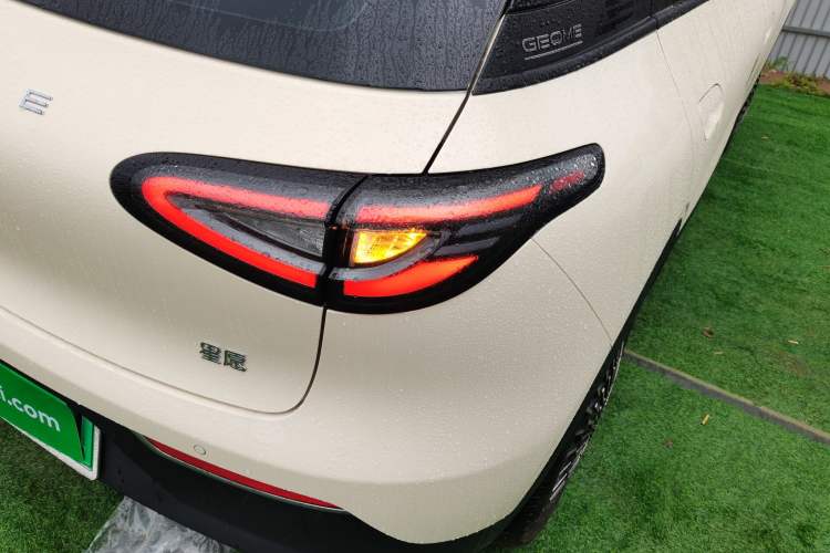 Used Geely Galaxy Geome 2025 310km Youth Edition Right Rear Taillight