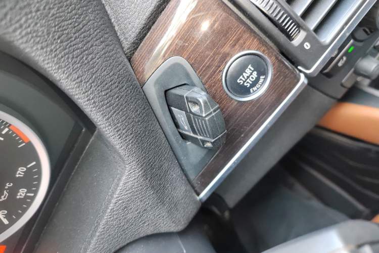 Used BMW X6 2014 xDrive35i Sport model Vehicle Key