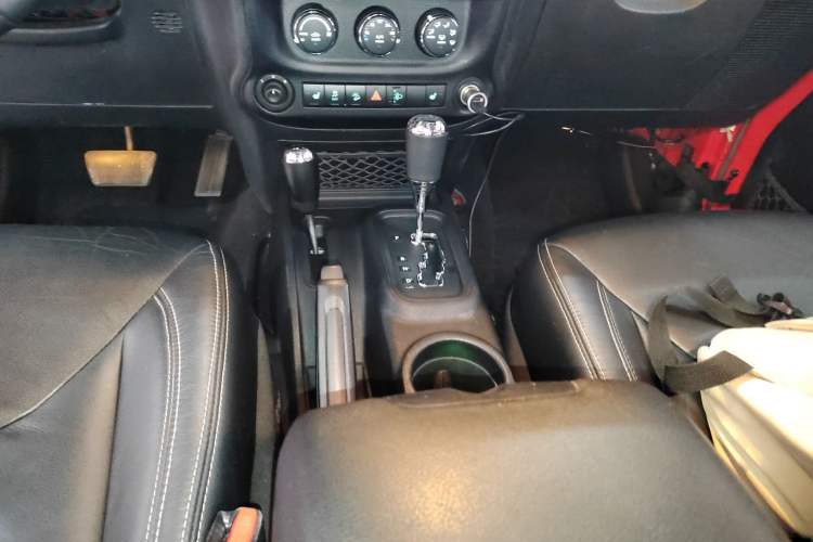 Used Jeep Wrangler 2015 3.0L Sahara Four-Door Comfort Edition