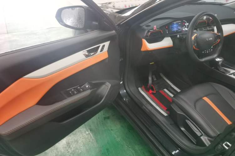 Used Dongfeng Aeolus Yixuan 2023 Mach Edition 1.5L Automatic Chasing Shadow Version Driver Seat