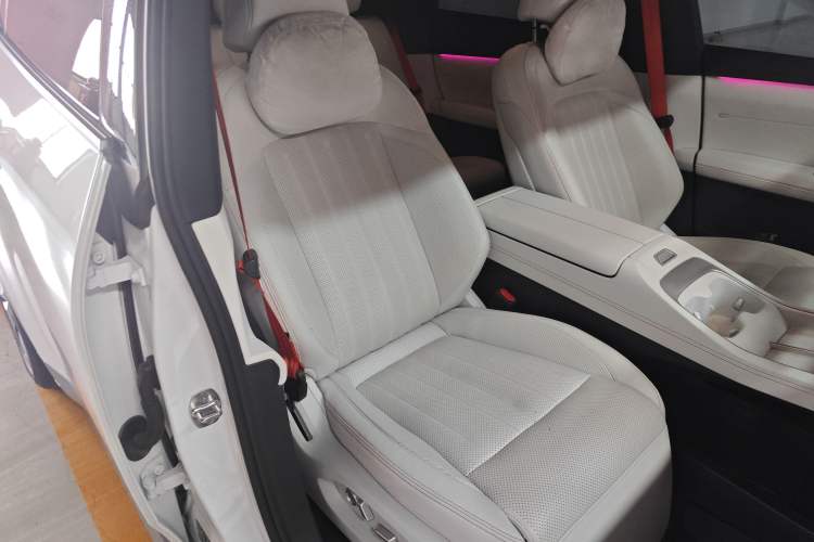 Used ONVO L60 2024 60 kWh Rear-Drive Version
