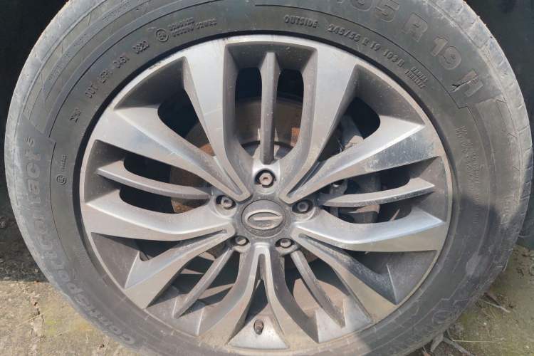 Used GAC Trumpchi GS8 2017 320T Two-Wheel Drive Luxury Smart Connectivity Version (7 Seats) Right Front Wheel Hub