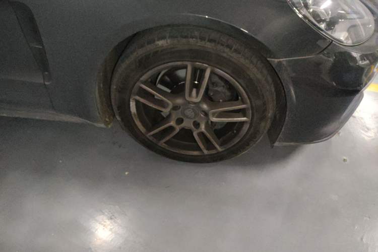 Used Porsche Panamera 2021 Panamera 2.9T Right Front Wheel Hub